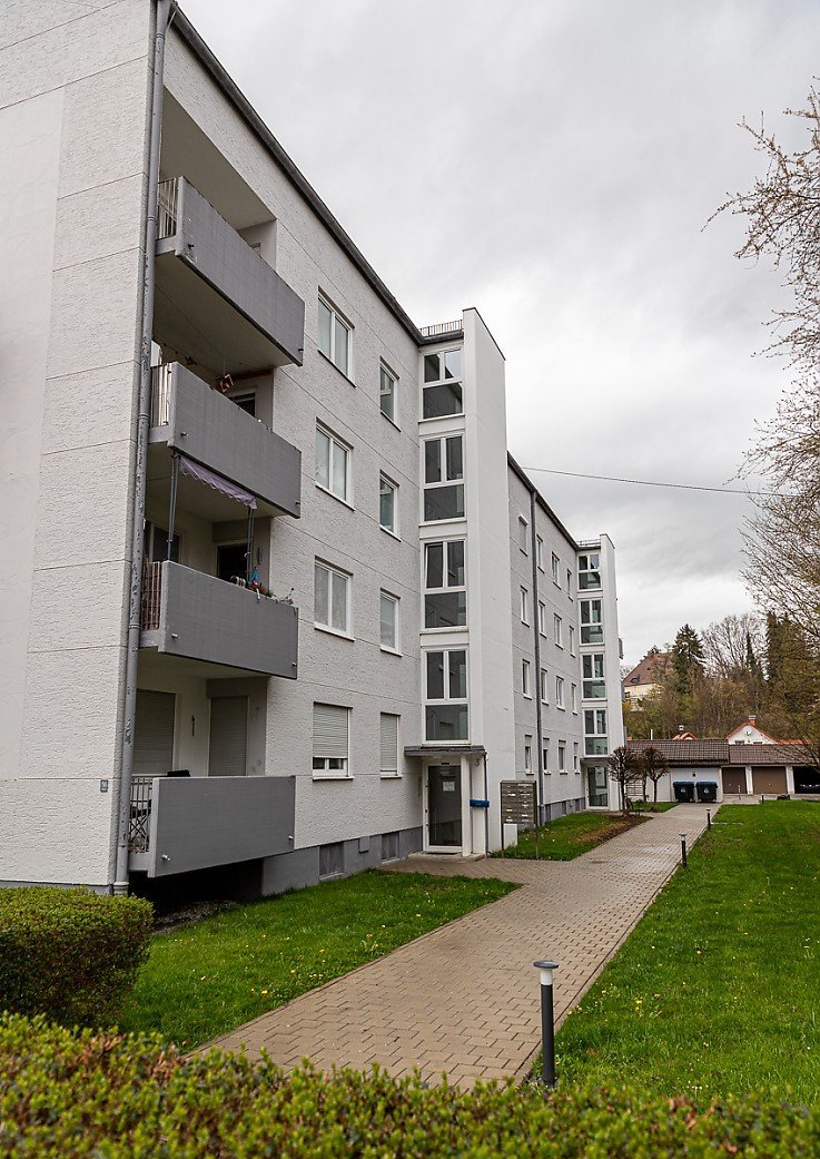 Mehrfamilienhaus mit Balkonen und Gr�nanlagen in der R�senaustra�e Schongau - 2-Zimmer-Wohnung erfolgreich verkauft durch Stockhausen Immobilienteam