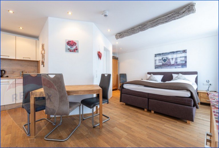 Immobilienmakler Schongau Marienplatz Andre Stockhausen -001 Oberstaufen, Kalzhofen Etagenwohnung VERKAUFT!! Traumhafte Ferienwohnung in Oberstaufen: Wohlf�hloase mit Balkon, Wellness und Schwimmbad