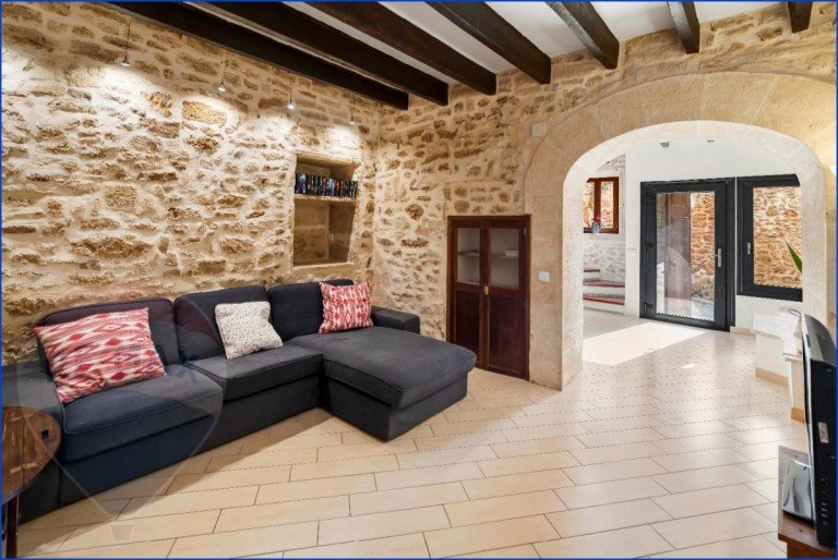 -1- Alcudia Einfamilienhaus Renoviertes Haus mit Terrasse in Alcudia