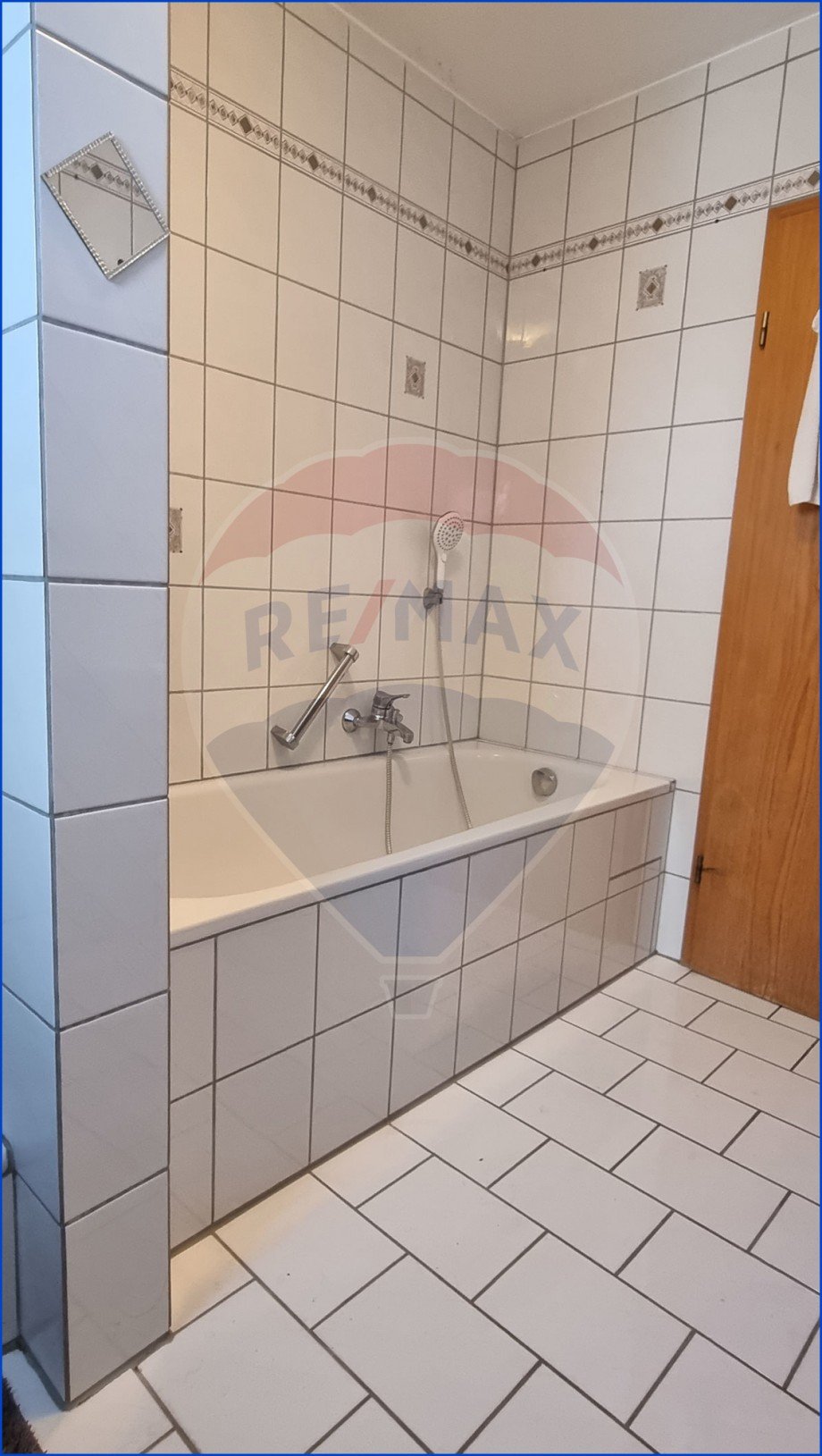 RXEC23AS0066_Bad4 Etagenwohnung Schongau