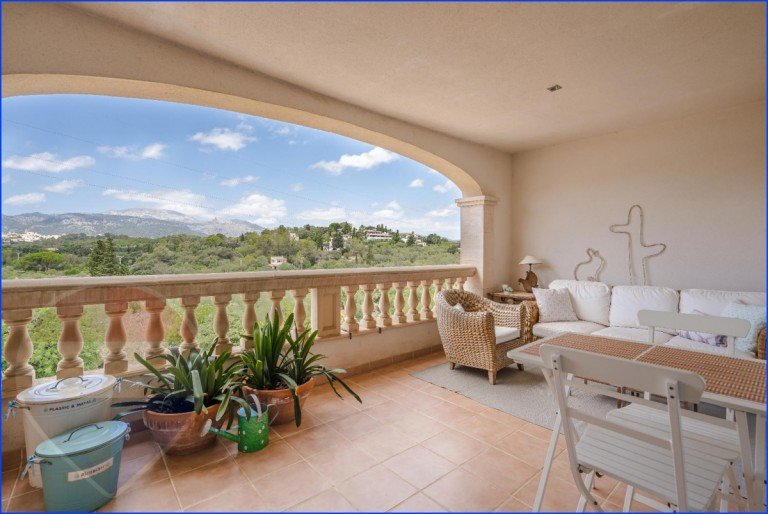 Immobilienmakler Schongau - Stadthaus zu verkaufen Mallorca - Andr� Stockhausen Verkauf -1 B�ger Stadthaus Stadthaus mit zwei Panoramaterrassen, Bergblick und Doppelgarage in B�ger