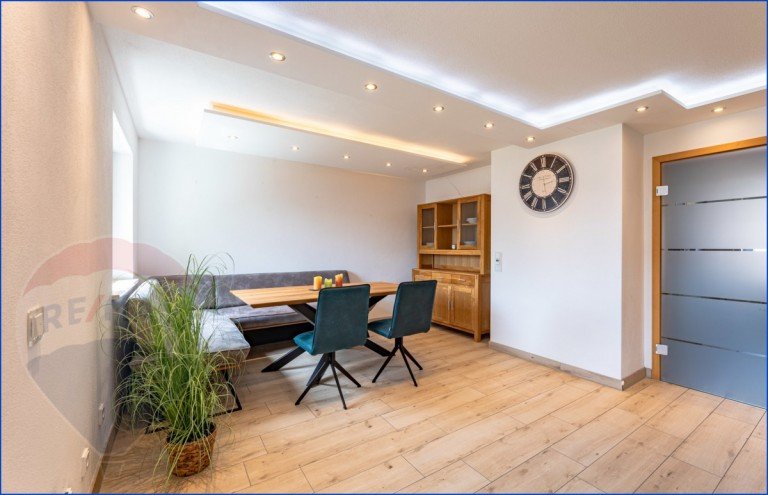 Immobilienmakler Schongau Verkauf Andre Stockhausen-499 Kaufbeuren / Kaufbeuren-Neugablonz Etagenwohnung 140 m� moderne Maisonette in Kaufbeuren - Wohnen wie im Haus, energieeffizient und hochwertig!